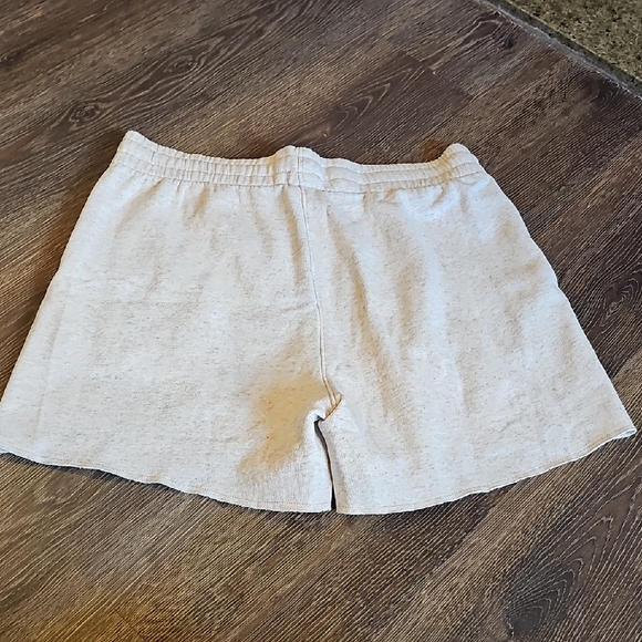 PINK Victoria's Secret Light Gray Shorts - Picture 4 of 5